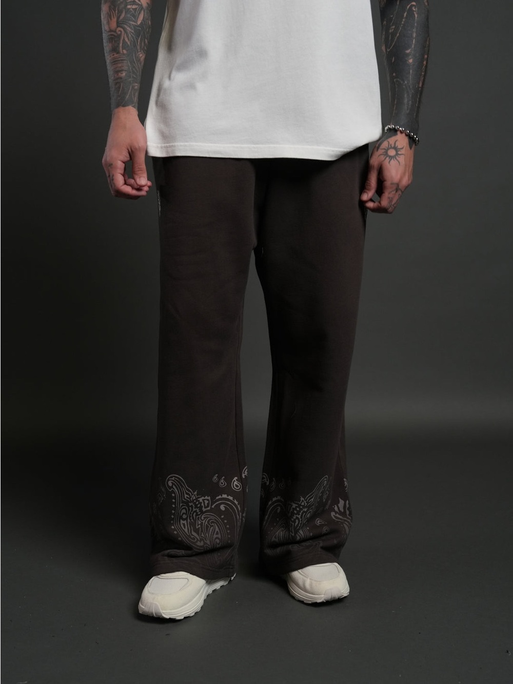 WESTERN V2 LENNOX SWEAT PANTS IN DARC BROWN